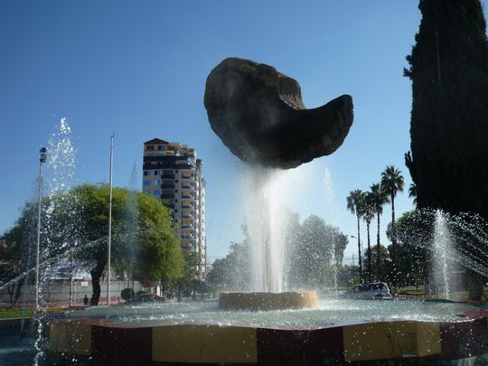 Fontaine monument de la Plaza de las Banderas