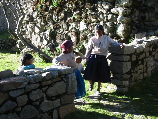 Kids playing near Bao del Inca