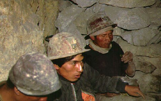 Hora de la coca para los mineros