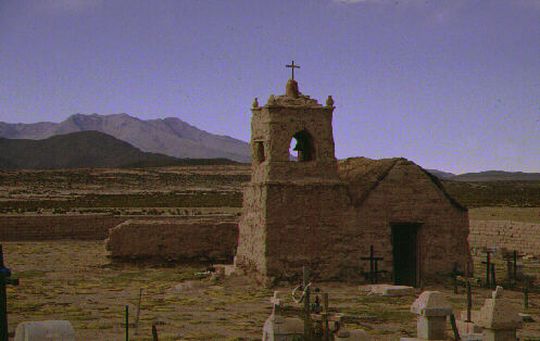 Cementerio y capilla en el pueblo de San Juan