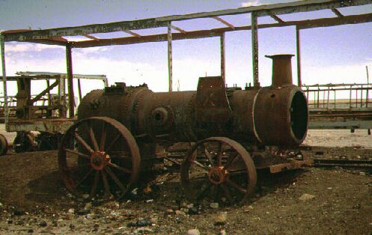 Carcasse de locomotive  vapeur